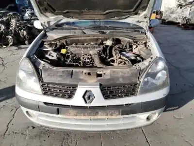 Здавання транспортного засобу renault clio ii fase ii (b/cb0) authentique року 2001 потужний 