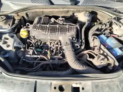 Здавання транспортного засобу renault clio ii fase ii (b/cb0) authentique року 2001 потужний 