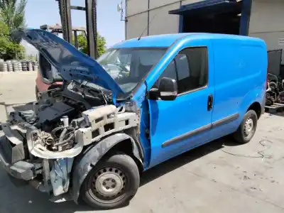 Veículo de Sucata fiat doblo cargo basis kasten do ano 2001 alimentado 
