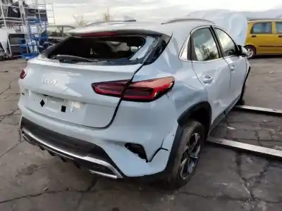 Здавання транспортного засобу kia xceed drive року 2001 потужний g4lk