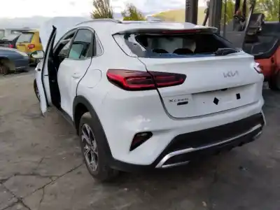 Здавання транспортного засобу kia xceed drive року 2001 потужний g4lk