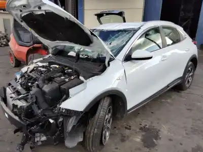 Здавання транспортного засобу kia xceed drive року 2001 потужний g4lk