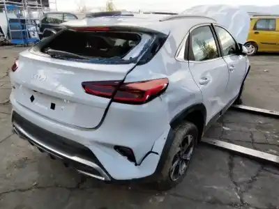 Здавання транспортного засобу kia xceed drive року 2001 потужний g4lk