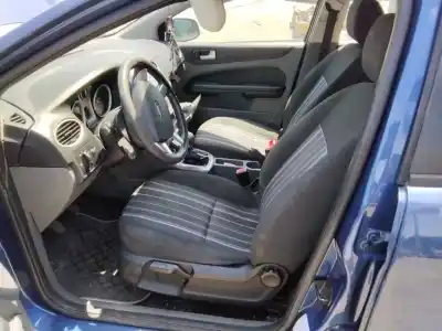 Veículo de Sucata ford focus berlina (cap) ambiente (d) do ano 2001 alimentado 