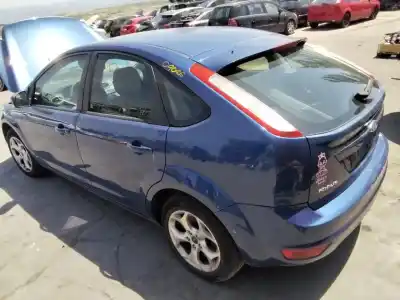 Veículo de Sucata ford focus berlina (cap) ambiente (d) do ano 2001 alimentado 