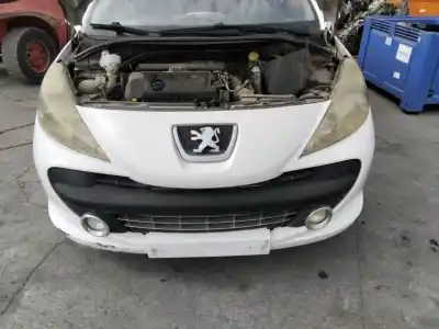 Veículo de Sucata peugeot 207 207 5p sport 1.4 do ano 2001 alimentado 