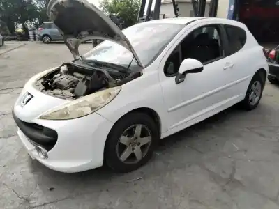 Veículo de Sucata peugeot 207 207 5p sport 1.4 do ano 2001 alimentado 