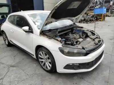 Veículo de Sucata volkswagen scirocco (137) 1.4 tsi (90kw) do ano 2001 alimentado cax