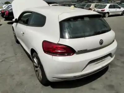 Veículo de Sucata volkswagen scirocco (137) 1.4 tsi (90kw) do ano 2001 alimentado cax