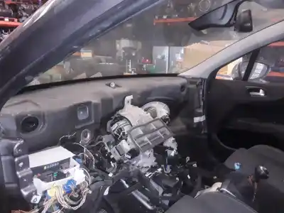 Veículo de Sucata citroen c4 lim. tonic 110 cv / 81 kw do ano 2001 alimentado hny