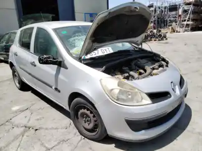 Здавання транспортного засобу renault clio iii authentique року 2001 потужний k9k768