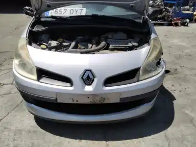 Здавання транспортного засобу renault clio iii authentique року 2001 потужний k9k768