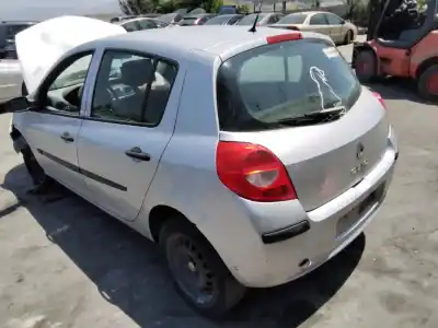 Здавання транспортного засобу renault clio iii authentique року 2001 потужний k9k768