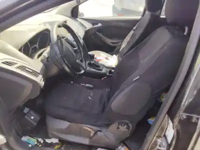 Scrapping Vehicle ford focus lim. black&red of the year 2001 powered xwda