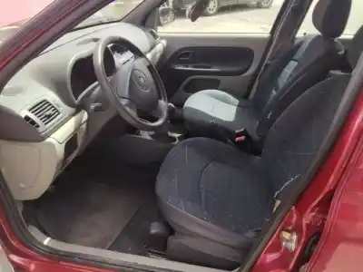 Здавання транспортного засобу renault clio ii fase ii (b/cb0) pack authentique року 2001 потужний 