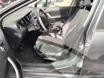 Здавання транспортного засобу peugeot 308 sport року 2001 потужний 