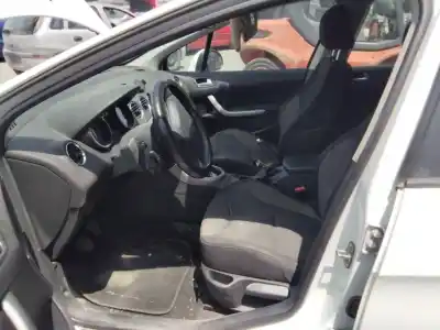 Veículo de Sucata peugeot 308 confort do ano 2001 alimentado 