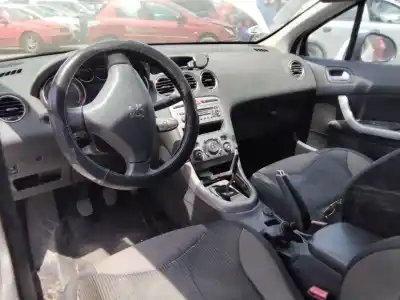 Veículo de Sucata peugeot 308 confort do ano 2001 alimentado 