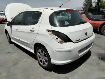 Veículo de Sucata peugeot 308 confort do ano 2001 alimentado 