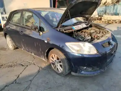 Veículo de Sucata toyota auris active do ano 2001 alimentado 
