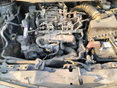 Veículo de Sucata toyota auris active do ano 2001 alimentado 