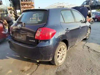 Veículo de Sucata toyota auris active do ano 2001 alimentado 