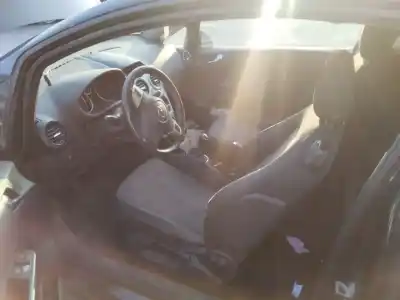 Veículo de Sucata opel corsa d ´´111 years´´ do ano 2001 alimentado 