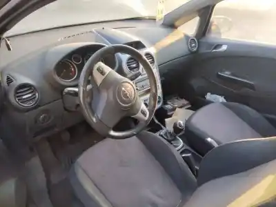 Veículo de Sucata opel corsa d ´´111 years´´ do ano 2001 alimentado 