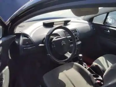 Veículo de Sucata citroen c4 coupe collection do ano 2001 alimentado 