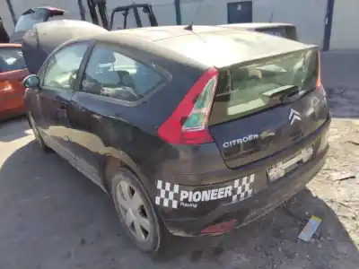 Veículo de Sucata citroen c4 coupe collection do ano 2001 alimentado 