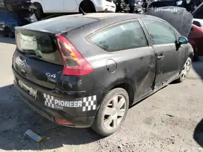 Veículo de Sucata citroen c4 coupe collection do ano 2001 alimentado 