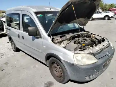 Veículo de Sucata opel combo familiar do ano 2001 alimentado 