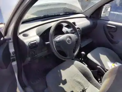 Veículo de Sucata opel combo familiar do ano 2001 alimentado 