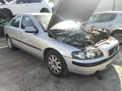 Sloopvoertuig volvo s60 berlina 2.4 d van het jaar 2001 aangedreven 