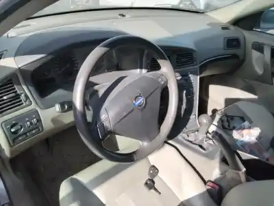 Sloopvoertuig volvo s60 berlina 2.4 d van het jaar 2001 aangedreven 