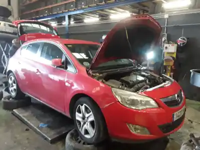 Veicolo di demolizione opel astra j (p10) 1.7 cdti (68) dell'anno 2001 alimentato 