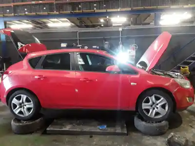 Veicolo di demolizione opel astra j (p10) 1.7 cdti (68) dell'anno 2001 alimentato 