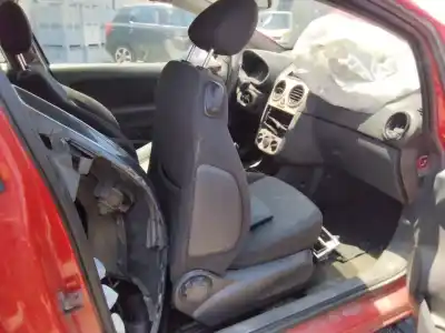 Veículo de Sucata opel corsa d ´´111 years´´ do ano 2001 alimentado 