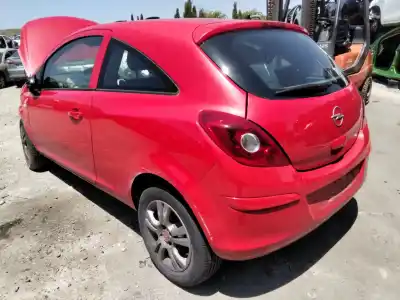 Veículo de Sucata opel corsa d ´´111 years´´ do ano 2001 alimentado 