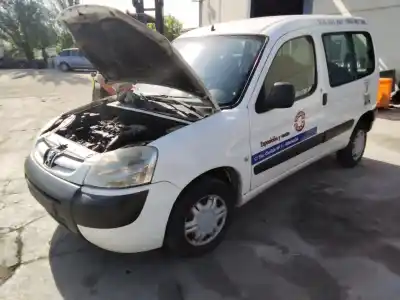 Veículo de Sucata peugeot partner (s2) combi plus do ano 2001 alimentado 