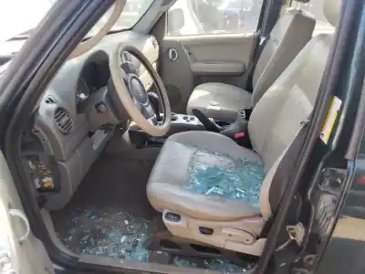 Veicolo di demolizione jeep cherokee (kj) 2.8 crd 4x4 dell'anno 2001 alimentato enr