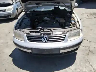 Veículo de Sucata volkswagen passat berlina (3b2) comfortline do ano 2001 alimentado gr4002av