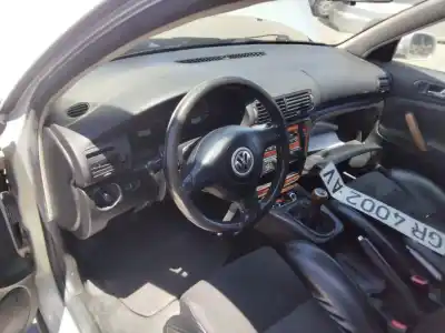 Veículo de Sucata volkswagen passat berlina (3b2) comfortline do ano 2001 alimentado gr4002av