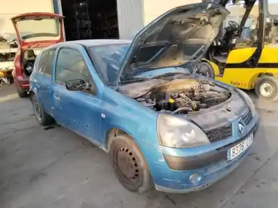Veículo de Sucata renault clio ii fase ii (b/cb0) authentique 58 cv / 43 kw do ano 2001 alimentado 