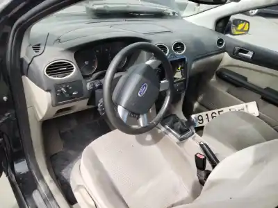 Veículo de Sucata ford focus berlina (cap) ambiente (d) do ano 2001 alimentado 