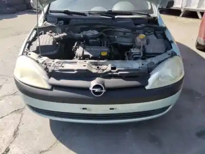 Véhicule à la ferraille opel corsa c (x01) 1.0 (f08, f68) de l'année 2001 alimenté 