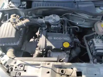 Véhicule à la ferraille opel corsa c (x01) 1.0 (f08, f68) de l'année 2001 alimenté 