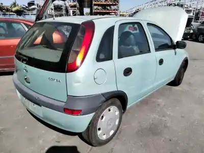 Véhicule à la ferraille opel corsa c (x01) 1.0 (f08, f68) de l'année 2001 alimenté 