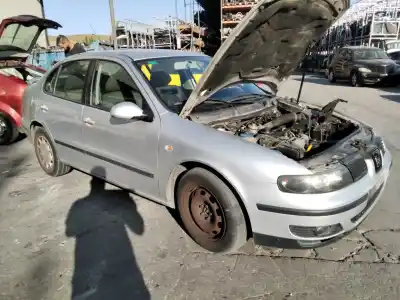 Veículo de Sucata seat toledo (1m2) select do ano 2001 alimentado 