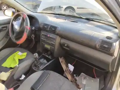 Veículo de Sucata seat toledo (1m2) select do ano 2001 alimentado 